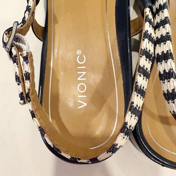 Vionic Petaluma Sling Back Spectator Navy Size 11 $135.00 - Picture 5 of 8